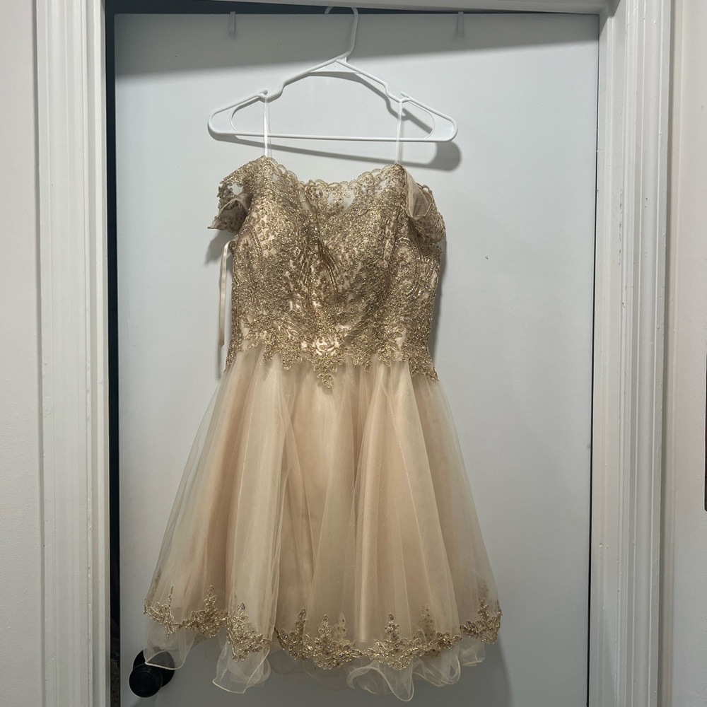 gold size medium quinceañera dama dress